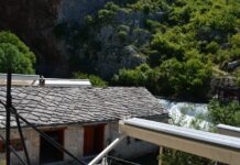 The Dedicatory Cross and Early Byzantine Decoration